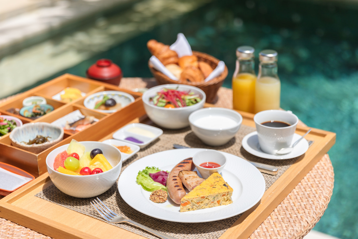 全室プール付きヴィラ♡プールサイドで優雅な朝食はいかが？4021346