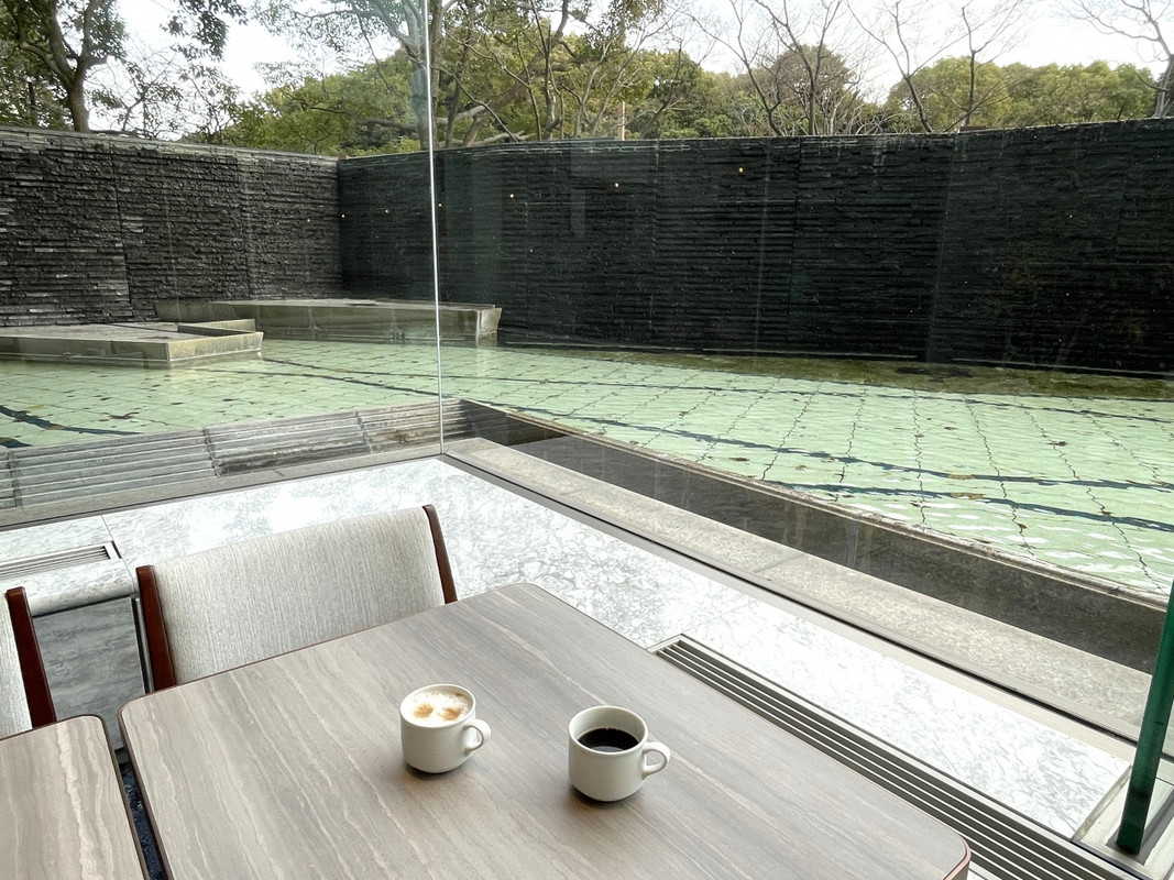 【プレミアムラウンジ】は広い