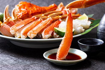 raw crab sashimi