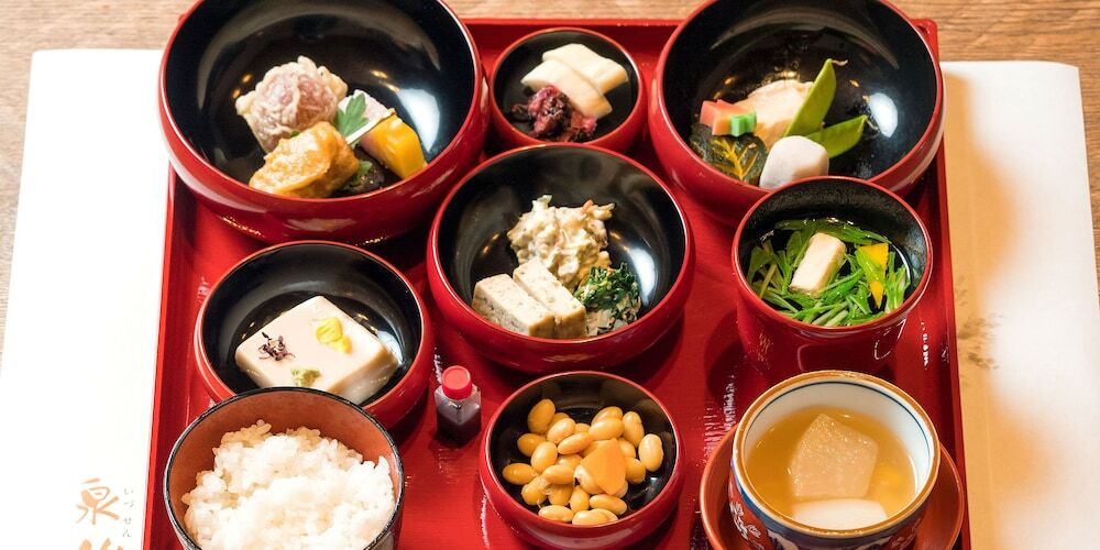 華族が暮らしたお宿で、貸切風呂や精進料理を堪能4270130