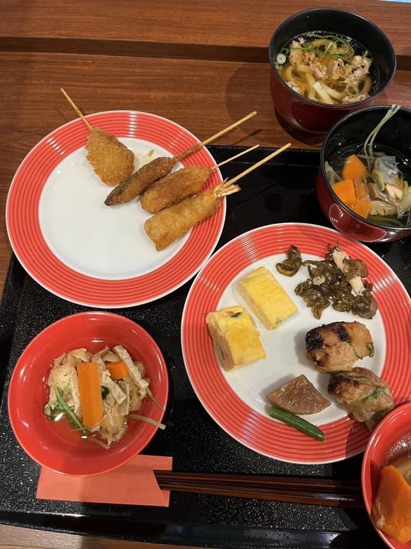 朝食バイキングです