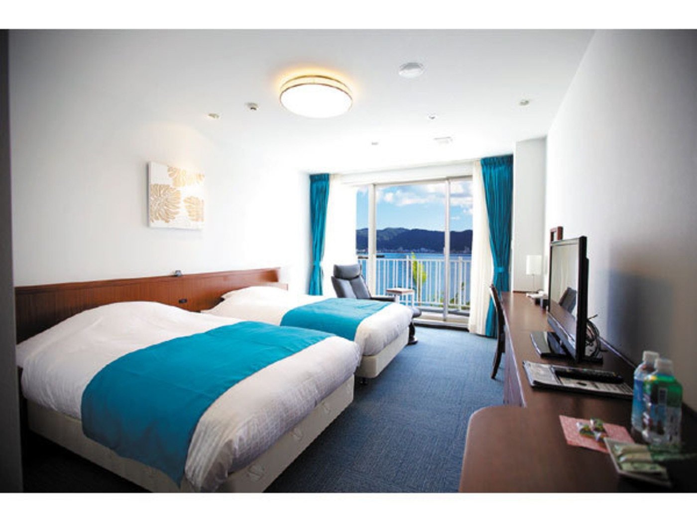 四方を海に囲まれた静かな小島でのんびり3493678