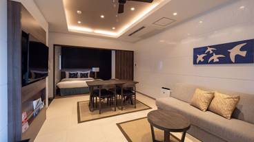 客室内のダイニングエリア / 22