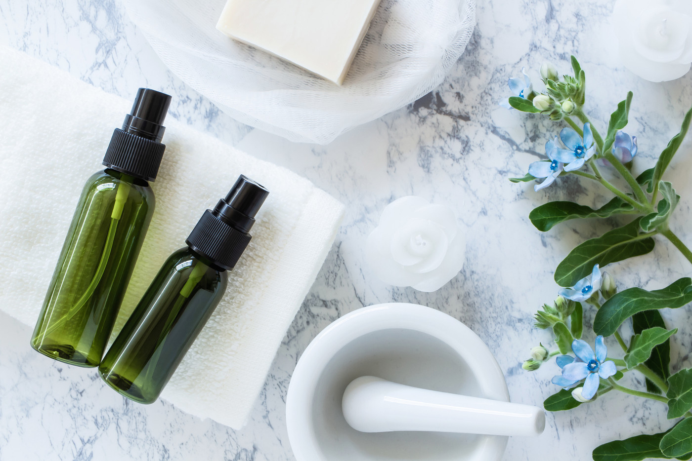 ナチュラルなスキンケア　イメージ素材