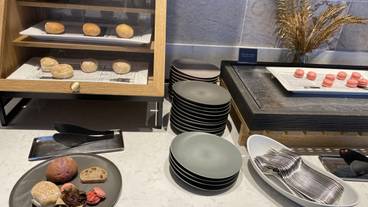 プレミアラウンジ フードサービス / 2