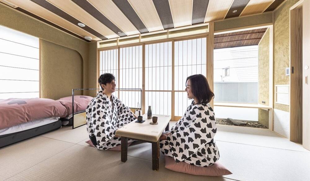 客室 / 1