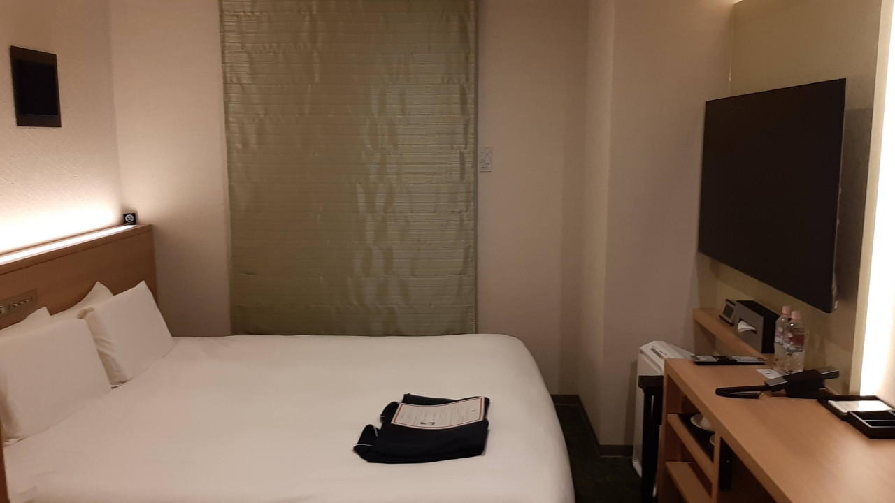 ベットで寝ながらテレビが観れます