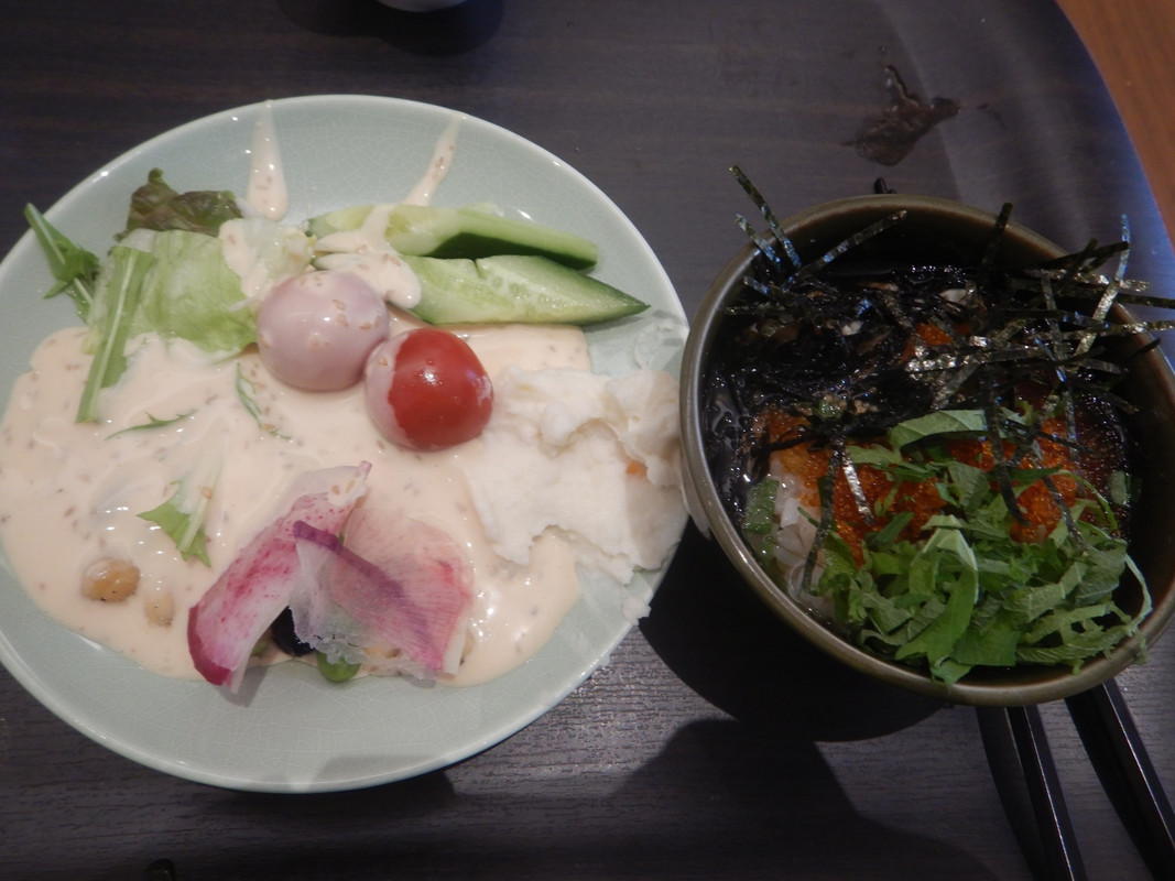 朝食、サラダ、とびっこ