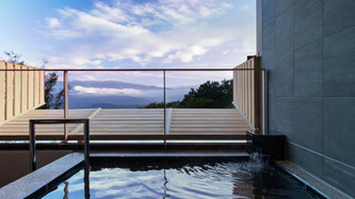 ルーム シングルベッド 2 台 マウンテンビュー (Outside Hot Spring, View)