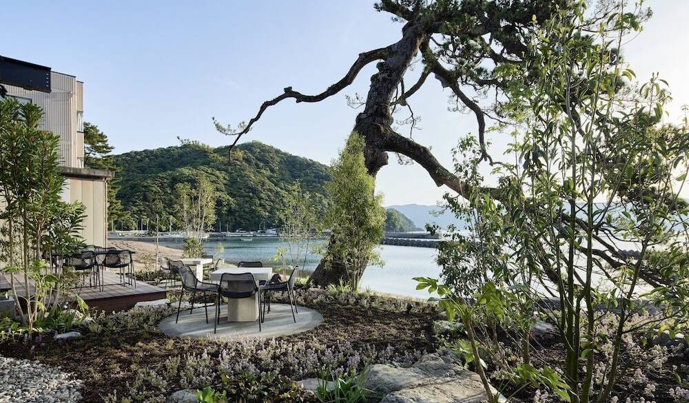 テラスと阿納海岸 / 2