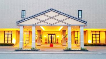 Hotel exterior | Front / 13