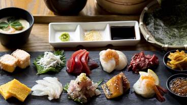 食事・飲み物 / 4