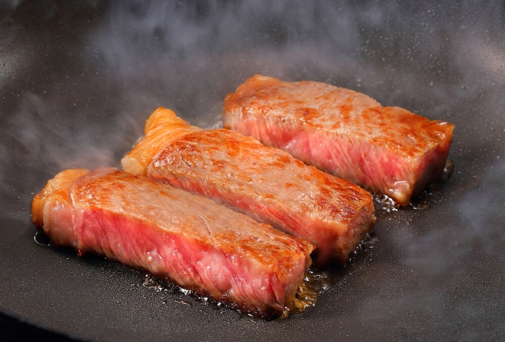 A5ランク黒毛和牛を目の前で焼いてもらえる♪グルメなカップルも大満足3455820