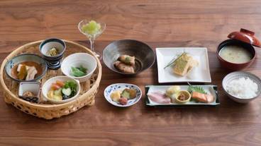 食事・飲み物 / 16