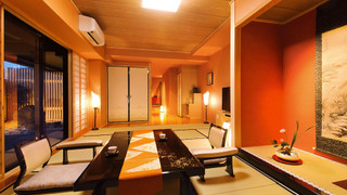 手水鉢からの水滴のささやきが聞こえる日本庭園石庭付のお部屋 (42sqm)