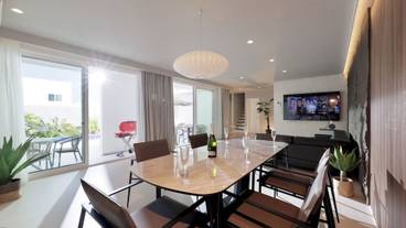 客室内のダイニングエリア / 37