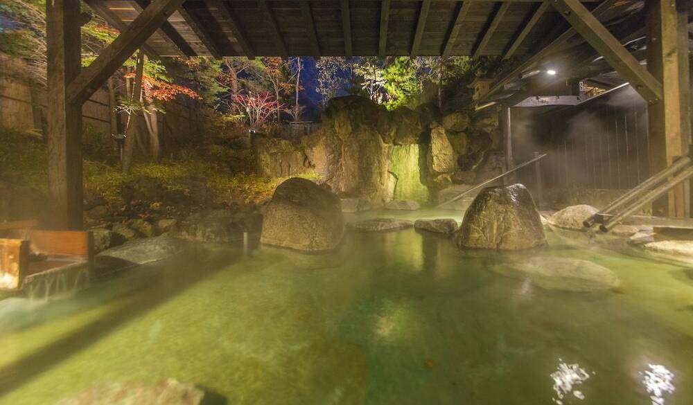 源泉かけ流しが嬉しい
草津の湯を堪能 / 2