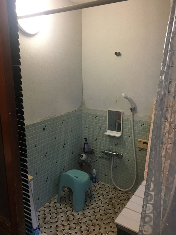 バスルームのシャワー