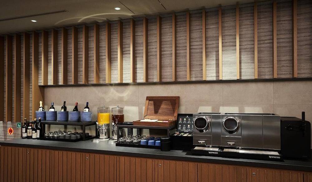 ラウンジ 間／フリードリンク / 3