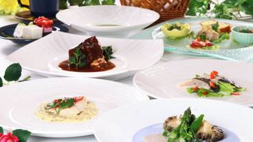 食事・飲み物 / 4