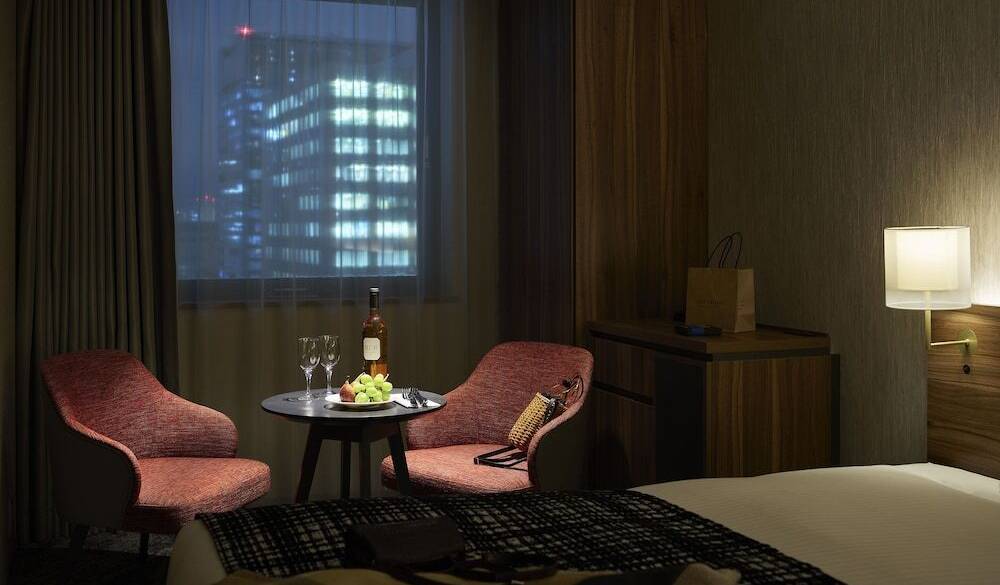 夕食はお部屋で
テイクアウトグルメを / 1