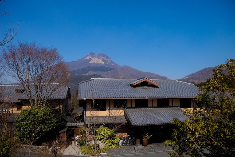 1. 由布岳を一望できる貸切風呂「柚富の郷 彩岳館」4090449