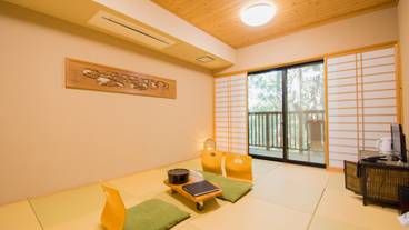 room / 4
