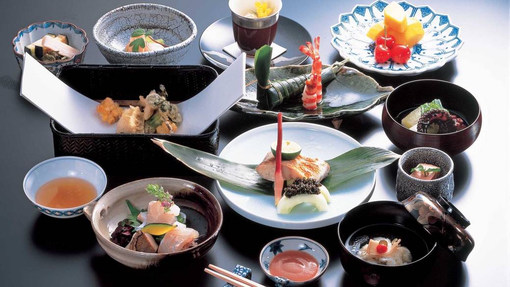 個室で二人きり
四季折々の味覚を堪能 / 2