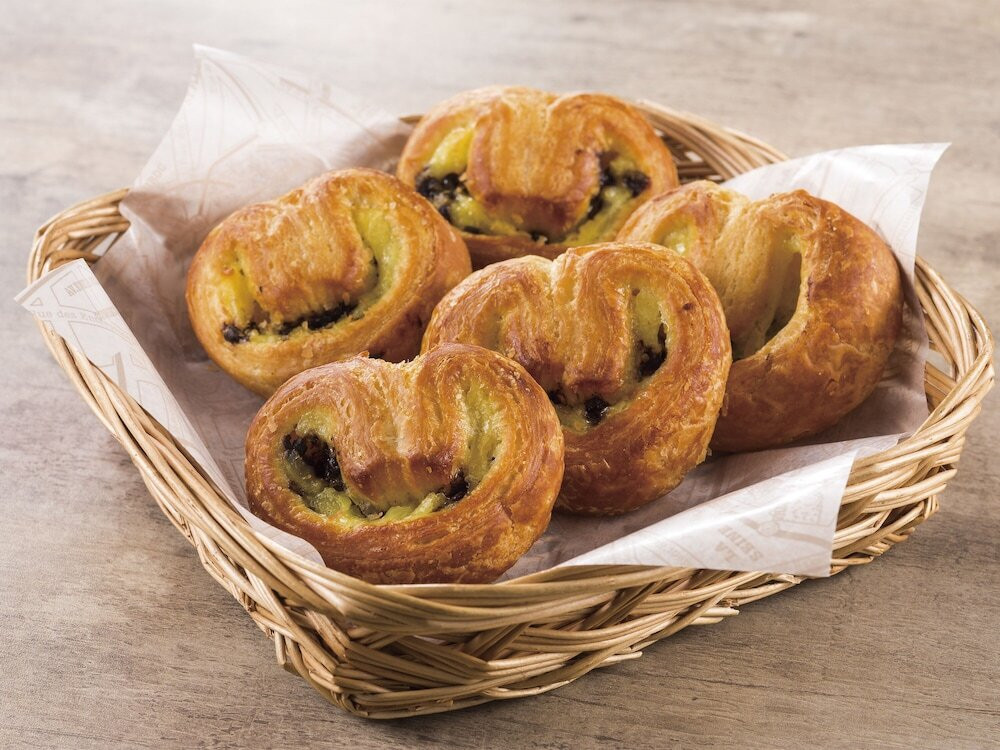 朝食ブッフェ パン