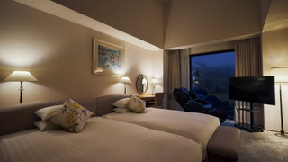 スイート バルコニー付 レイクビュー 禁煙