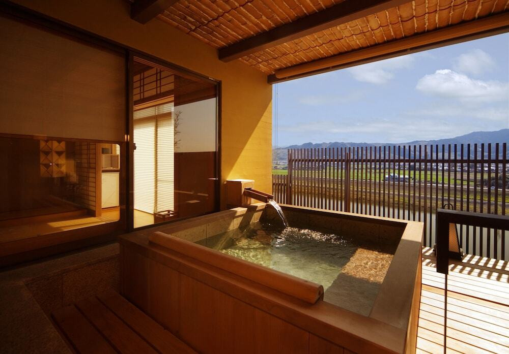 おすすめは最上階にある半露天風呂付特別室。歴史ある旅館で寛いで4230270