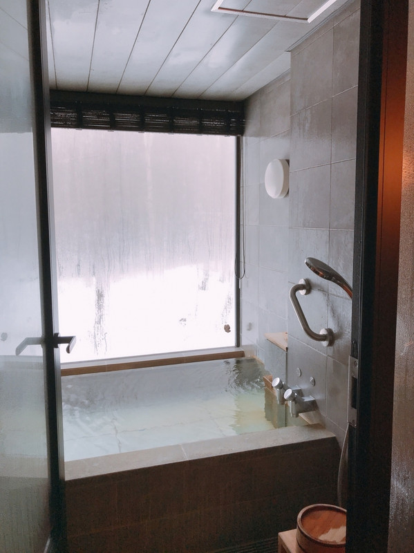 湯は熱めでも水ですぐに調節できます