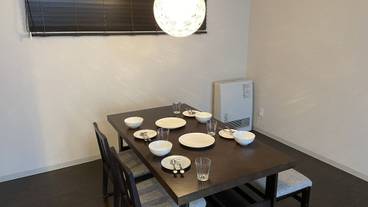 客室内のダイニングエリア / 28