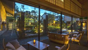 ロビーラウンジ / 22