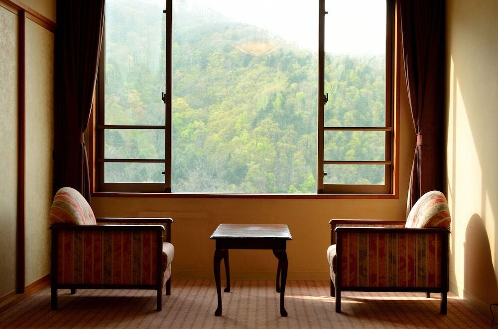 客室から眺める渓谷の一例①