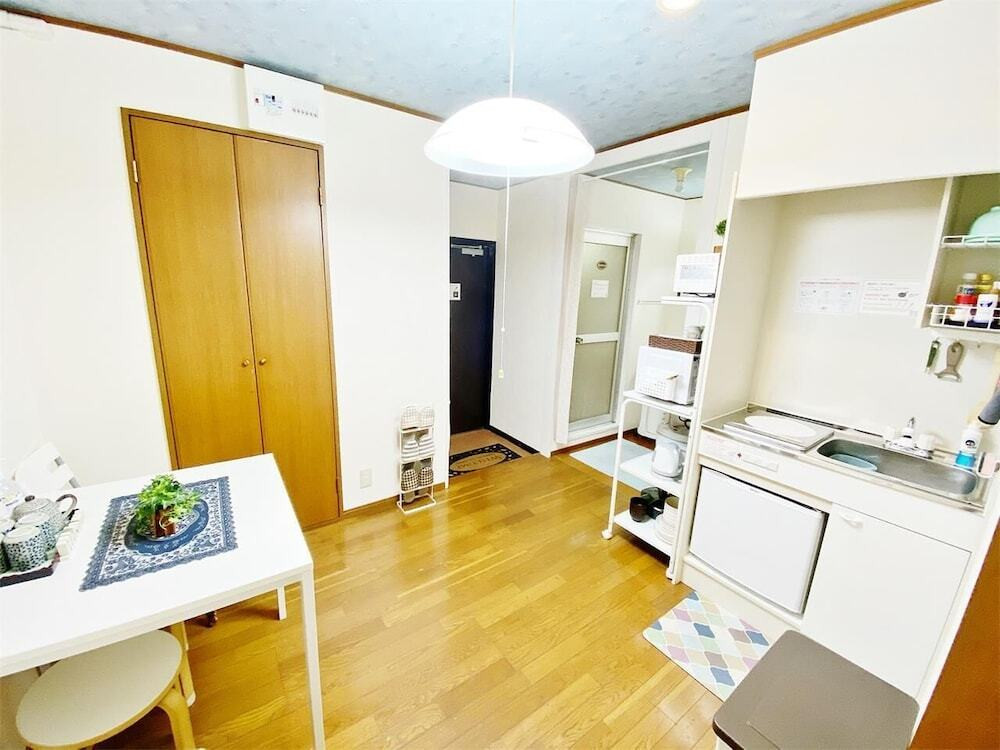 客室内のダイニングエリア