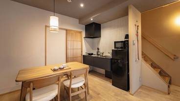 客室内のダイニングエリア / 26