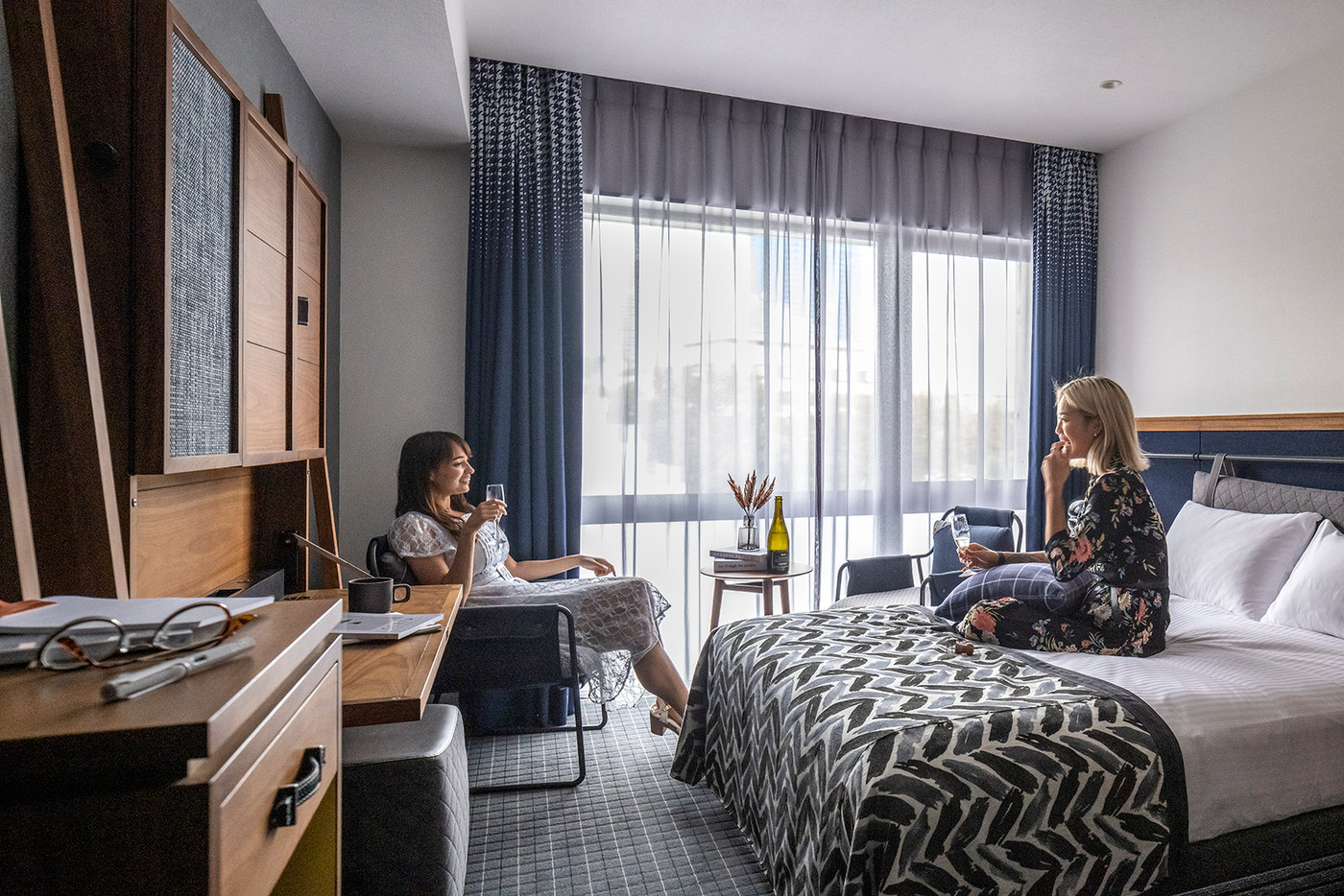 ラウンジで無料で遊んで飲んで♪シアター付きの客室も4374801