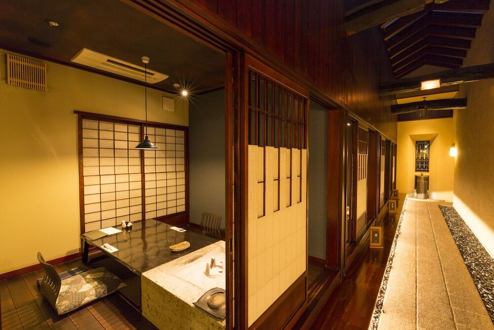 旅館のお食事処