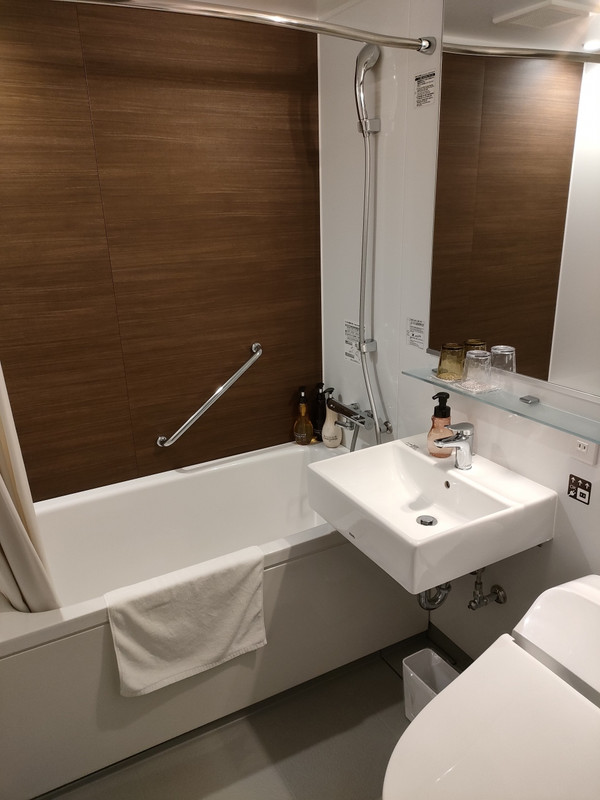 バスタブは大浴場を利用したため使わず。