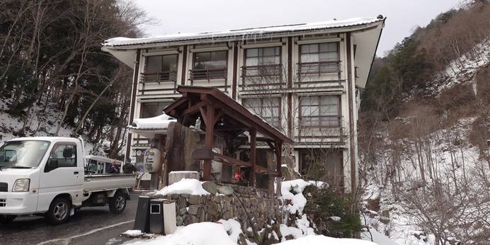 奥鬼怒温泉 加仁湯（かにゆ）（栃木県 リゾートホテル） / 1