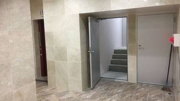 内部エントランス / 2