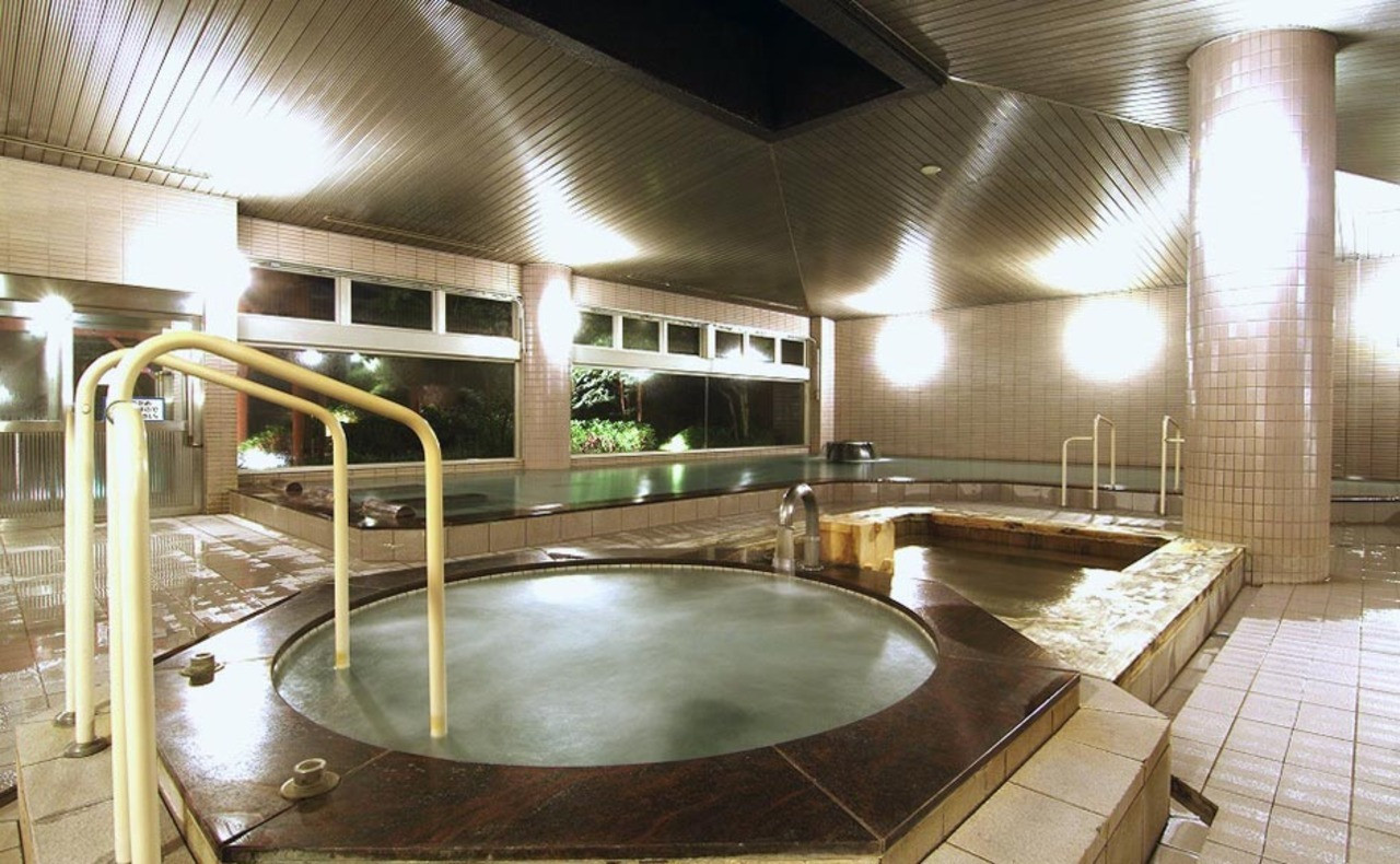 那須高原の地産地消・オリジナルスイーツが並ぶホテル3483823