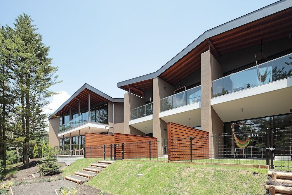 多頭飼い＆ペット仲間との旅行におすすめ。水辺に佇むリゾートホテル3926281