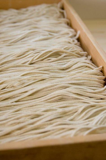 滝を眺められる展望風呂も♪山々に囲まれた静かな旅館3926369