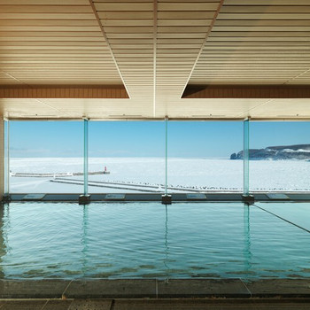 オホーツク海を望むおしゃれなサウナに感動4257758