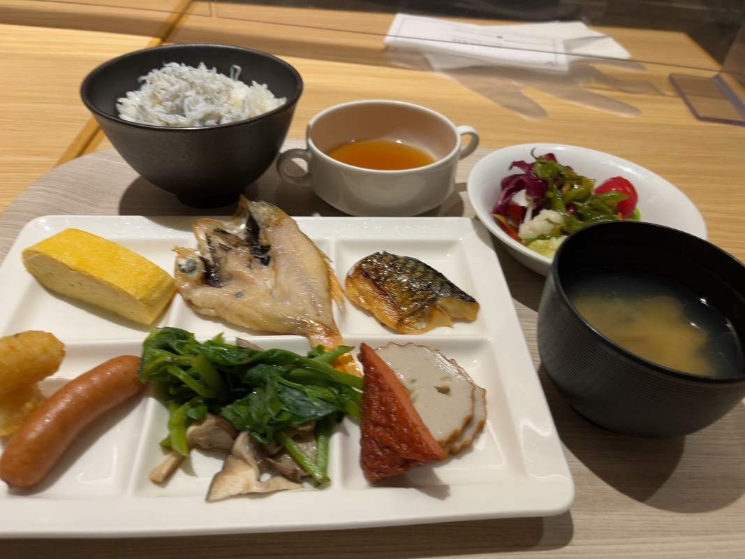 朝食バイキング。地元食材がうれしかった。