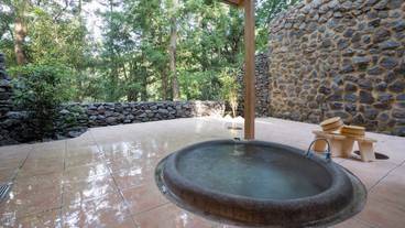 屋外スパ浴槽 / 1