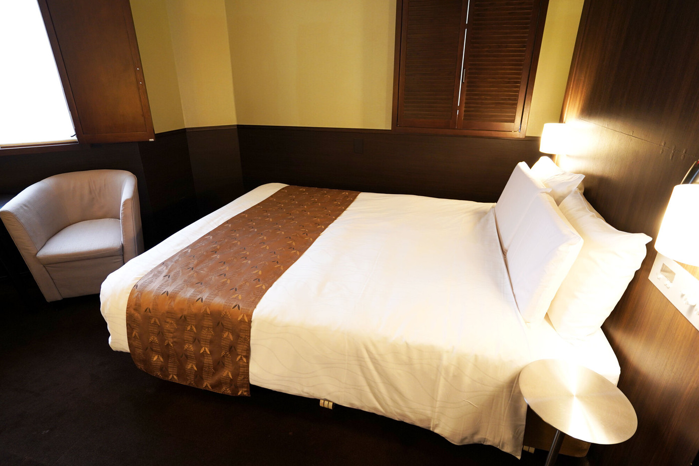 シックな雰囲気でくつろげるお部屋へ2137635