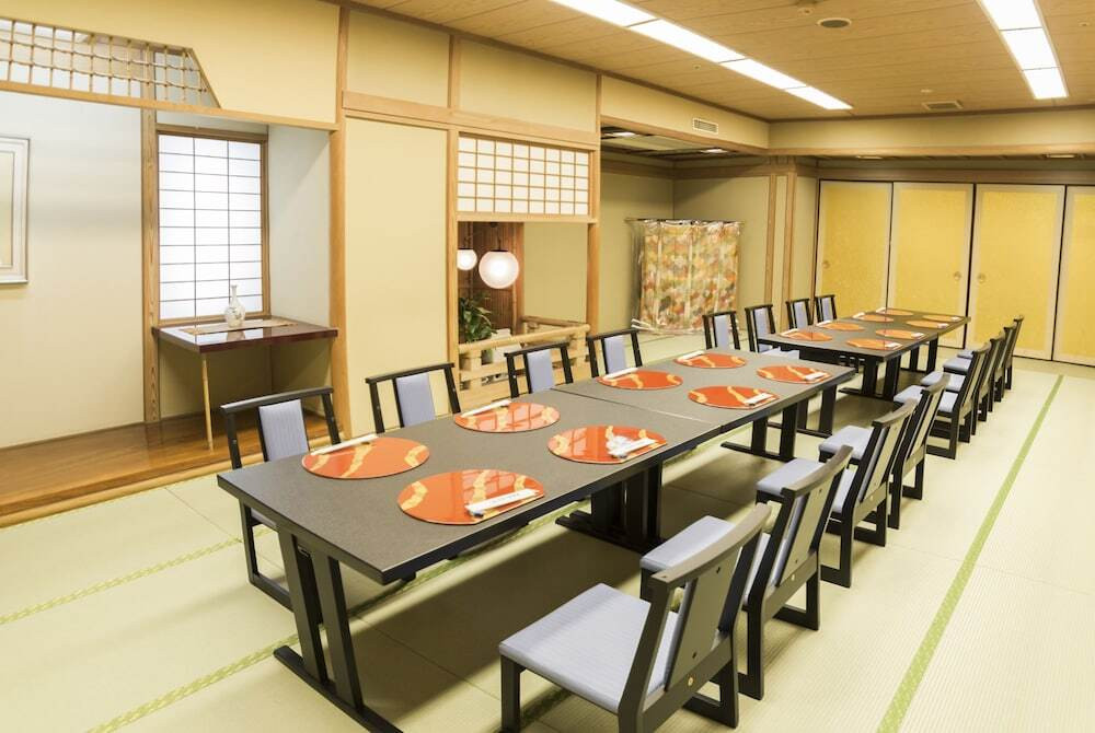 お食事